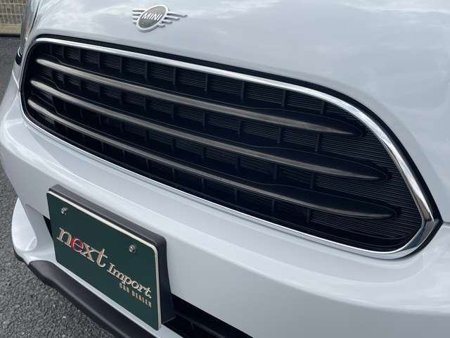 リアモニター　DVD　ACC　インテリジェントセーフティ　パワーゲート　コンフォートアクセス　バックカメラ　PDC　ナビ　タッチパネルBluetooth　USB　ETC　オートライト　18AW