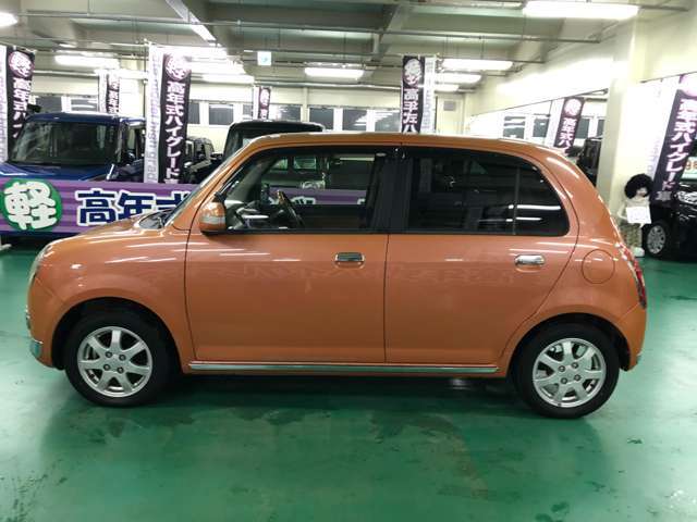 当店の販売するのお車の価格帯は49.8から59.8を中心に取り揃えております。