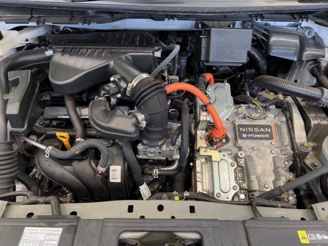 親切・丁寧な専門メカニックスタッフが応対！・車検・点検整備・事故等の修理などアフターサービスも安心。お車のカスタマイズもネクステージのサービススタッフまでご相談ください！