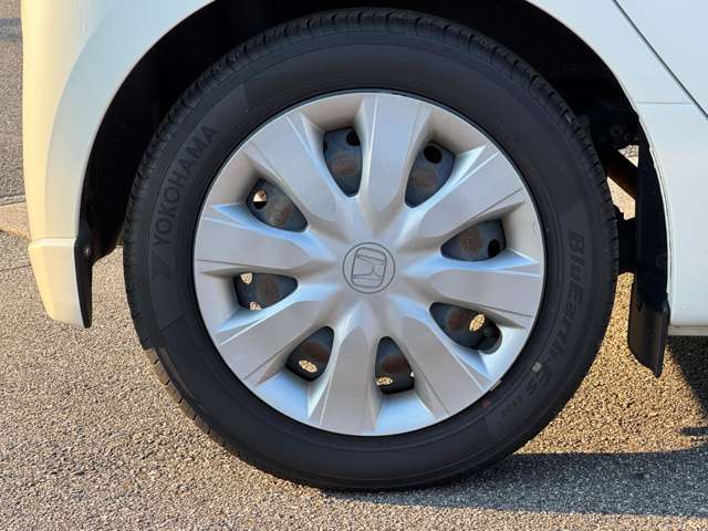 この車が気になるけどお店が遠い。。なんてお客様！！　ご安心ください！　当社遠方登録納車も多数実績がございます！！お車陸送費用も格安でご案内です！！まずはご相談ください！！！