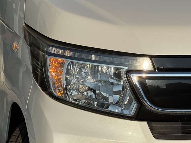 自社整備工場完備。御納車後のオイル交換もお値打ちで好評いただいてます。あわせて点検、メンテナンスもお任せください。