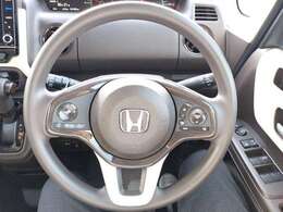 ハンドルの状態が悪いと運転に集中できませんよね。こちらの車、お気軽にお問い合わせください。