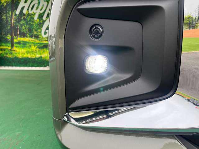 ■親切・丁寧な接客をお約束■　初めてお車のご購入を検討されている方や、お車についてあまり詳しくない方にも分かりやすい接客を心掛けております。女性営業スタッフも在籍！購入に不安がある女性の方もぜひ♪