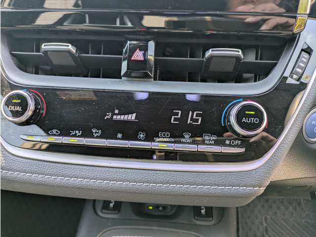 快適なオートエアコン操作パネル☆外気温36℃超えでも車内はひんやり涼しいです☆