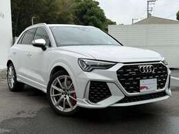 Vorsprung　durch　Technik（技術による先進）を具現し、革新的なモビリティを追求します。アウディはフォーリングスにその先進的なデザインを常に表します。