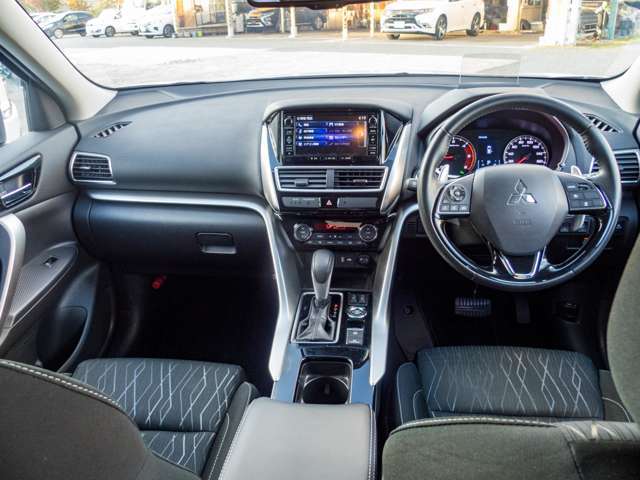 操作性と視認性に優れたインパネまわり、各スイッチは操作性を重視してデザインされてます！！