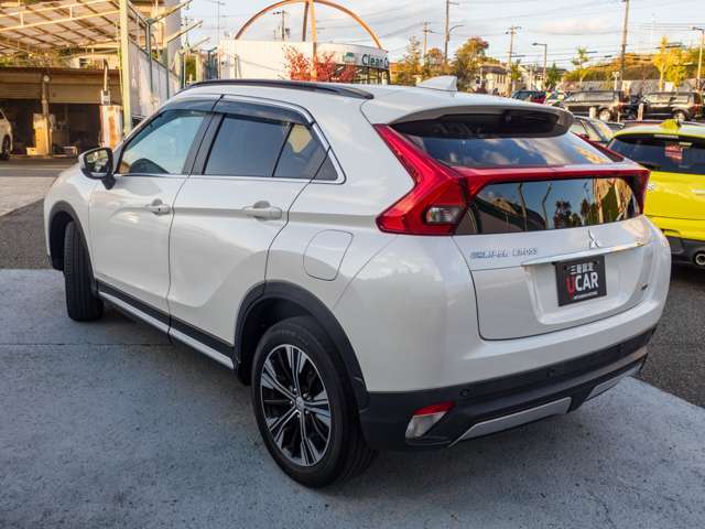 メーカー純正アルミホイール装備