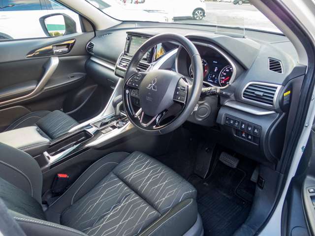 操作性と視認性に優れたインパネまわり、各スイッチは操作性を重視してデザインされてます！！