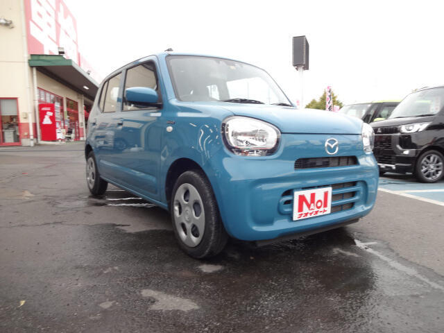 【当店のこだわり】入庫後のお車は選任スタッフによる細部清掃を実施しております。足回り、エンジンルーム、室内、室外を隅々まで綺麗にしております。展示車はピカピカです。全国配送も可能ですのでご相談下さい！