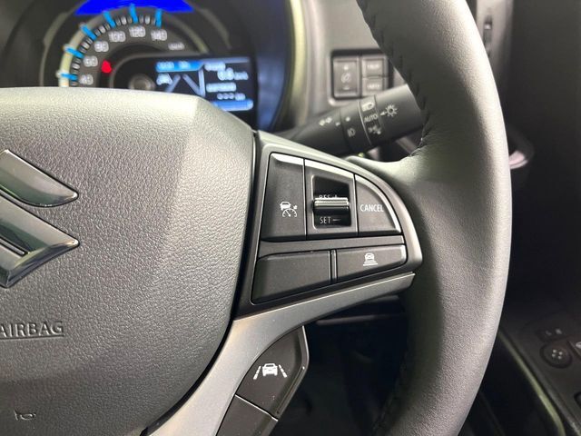 【アダプティブクルーズコントロール】高速道路での長距離走行が楽に！！自動で速度を保つクルーズコントロールが、衝突軽減システムと連携し、前方の車両を感知して車間を保つように速度調節してくれます！！