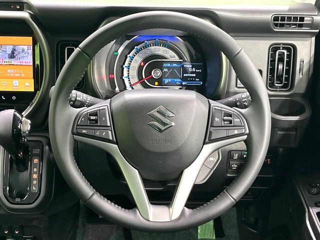 【純正革巻きステアリング】上質な革を使用することで、手にしっかり馴染みとても運転しやすいハンドルです♪