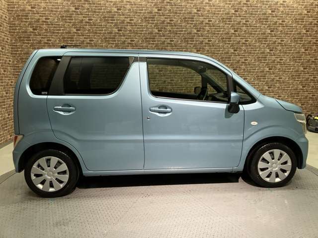 ■充実のアフターサービス■　車の販売はもちろん、自社整備工場・自社鈑金工場・オイル交換＆点検専門店舗を完備しておりますので納車後もお客様のカーライフをトータルでサポートいたします。