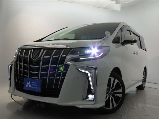 高輝度で点灯速度が速く、しかも消費電力の少ないLEDヘッドライトが装備されています！LEDの明るい光が走行中の視界の確保をサポートして、夜のドライブがより楽しく安全に運転できます♪