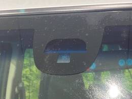 【シティブレーキアクティブシステム】低速走行中に前方の車両等を認識し、衝突しそうな時は警報とブレーキで衝突回避と被害軽減をアシスト。より安全にドライブをお楽しみいただけます。
