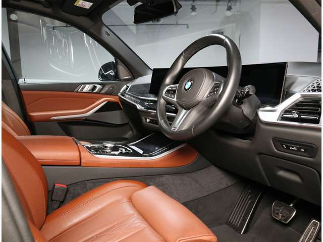 BMW認定中古車は360°チェックリストに従い徹底的にチェック。エンジンやトランスミッション、電気系統やコンピュータ・システムなどを詳細に点検。交換基準に達した部品は整備した後にご納車いたします。