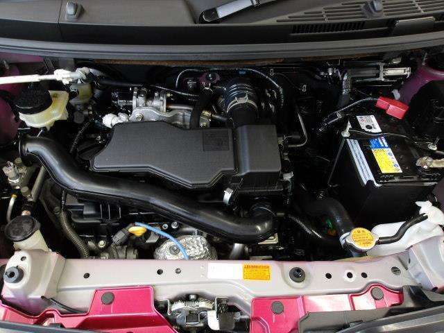 アイドリングストップ搭載！停車中のアイドリングを停止することで、燃費の向上や排出ガスの抑制などに効果があります！エンジンルーム内も高品質カー洗浄技術「まるまるクリン」実施済みです！