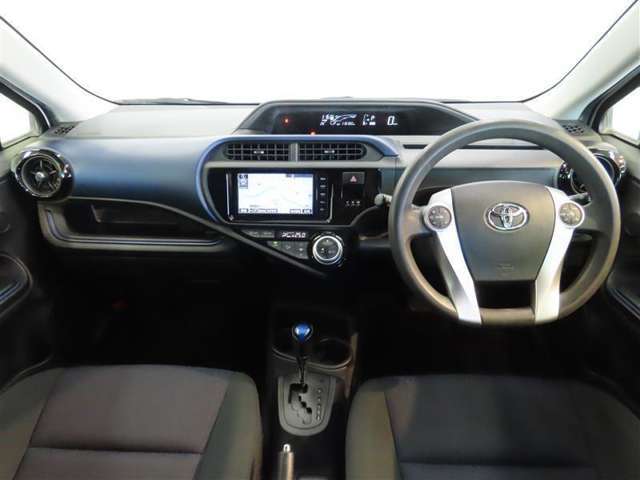 見通しのよいすっきりとした視界で、誰でも運転しやすいです。運転のしやすさは疲れにくさにも繋がりますよ♪