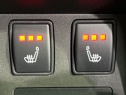 【前席＋後席シートヒーター】寒い日に重宝するシートヒーターを後席にも装備！エアコンより早く温まってくれるので寒がりの人も安心ですね♪エアコンの温風は乾燥するから苦手、という方にもをおすすめです。