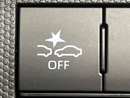 【スマートアシスト】走行中に前方の車両等を認識し、衝突しそうな時は警報とブレーキで衝突回避と被害軽減をアシスト。より安全にドライブをお楽しみいただけます。