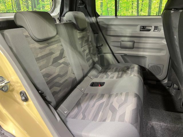 高品質なオリジナルフロアマットもオプションにてご用意しております。お好きなデザインやカラーをお車に合わせて選んでいただくことができます♪