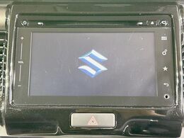 【メーカー純正ナビ】インテリアに溶け込むスタイリッシュな「専用設計」メーカーナビを装備♪視認性や操作性など基本性能にも優れ、より上質なカーライフをお楽しみいただけます。