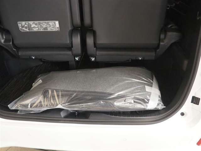 清掃済みフロアマット付きです。