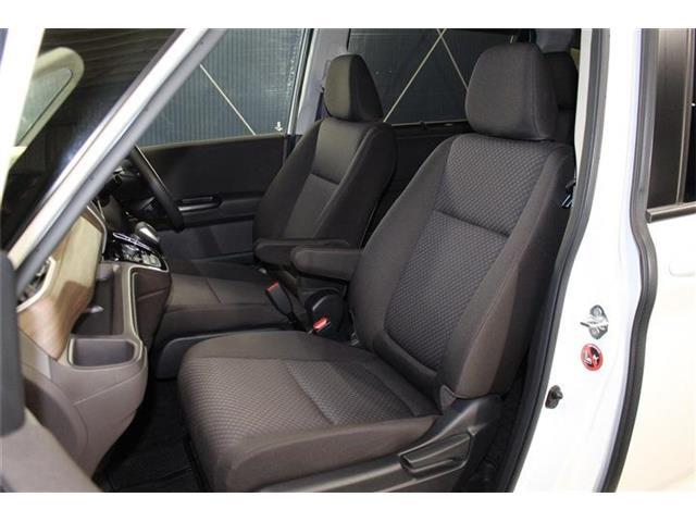 【禁煙車】車内は勿論、シートの焦げ跡や嫌な臭いも御座いません！ご不明点やご来店のお際は是非お電話でご連絡下さい！