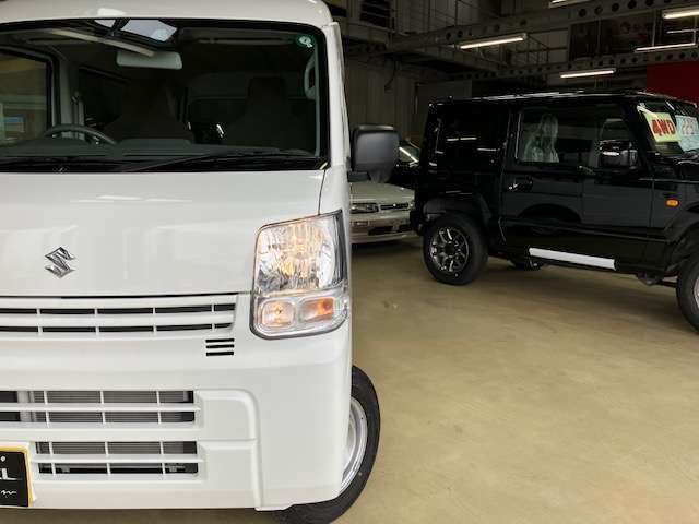 納車時はボディ磨き、車内清掃をして綺麗な状態でお渡し致します！
