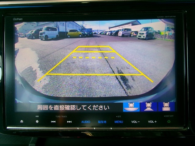 後方確認はバックカメラにお任せ♪後退時に便利で、駐車が楽になります♪