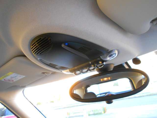 弊社では自社積載車輌を持っており、万が一の事故や故障の際にもスピーディーに出動することが可能です。お洒落な自社レンタカーも常駐しておりますよ♪