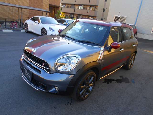 弊社は国道19号沿いにあり、大型スーパーや飲食店などの徒歩圏内です。作業の待ち時間も有効活用出来ますね♪