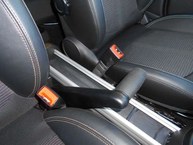 オイルやワイパー、ACフィルターやタイヤ等、一般的な消耗品やアフターパーツは在庫として常備しており、お待ち頂いての作業対応も可能です！（要予約）