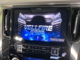 【BIG-X11インチナビ】人気の大画面BIG-Xナビを装備。専用設計で車内の雰囲気にマッチ！ナビ利用時のマップ表示は見やすく、テレビやDVDは臨場感がアップ！いつものドライブがグッと楽しくなります♪