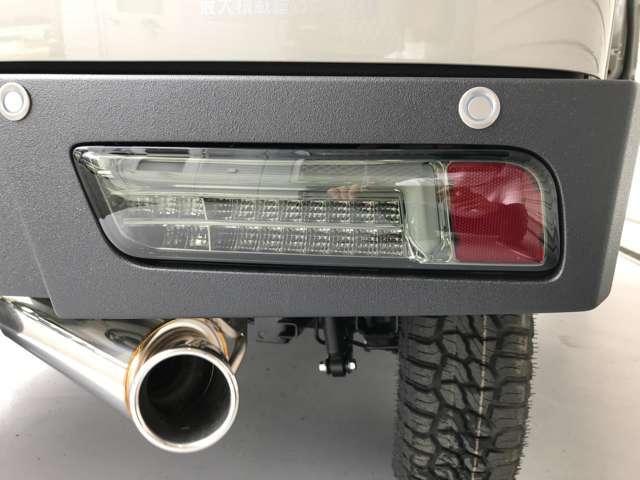 plusline製のハイスタイルマフラーを装着しました！車検にもしっかり対応しつつ、ショートバンパー化によって突出する純正マフラーを交換したことで纏まりのあるスタイルに仕上がりました！