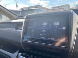 【フルセグTV付ナビゲーション】使いやすいナビで目的地までしっかり案内してくれます。各種オーディオ再生機能も充実しており、お車の運転がさらに楽しくなります！！