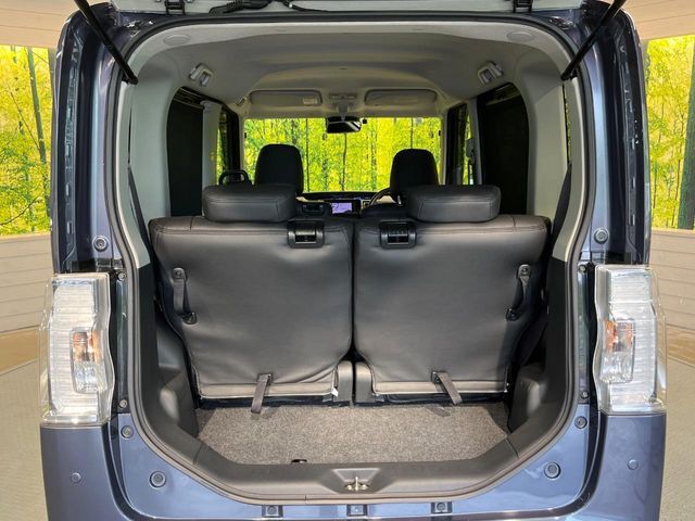 普段のお買い物や通勤、送迎等に十分な荷室スペースを確保しております。セカンドシートを倒すと、大きな荷物の積載も可能です♪