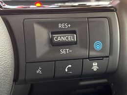 【プロパイロット】高速道路での長距離走行が楽に！！渋滞時と巡回走行のシーンで、アクセル・ブレーキ・ステアリングを自動で制御し、長距離運転の負担を軽減してくれます♪