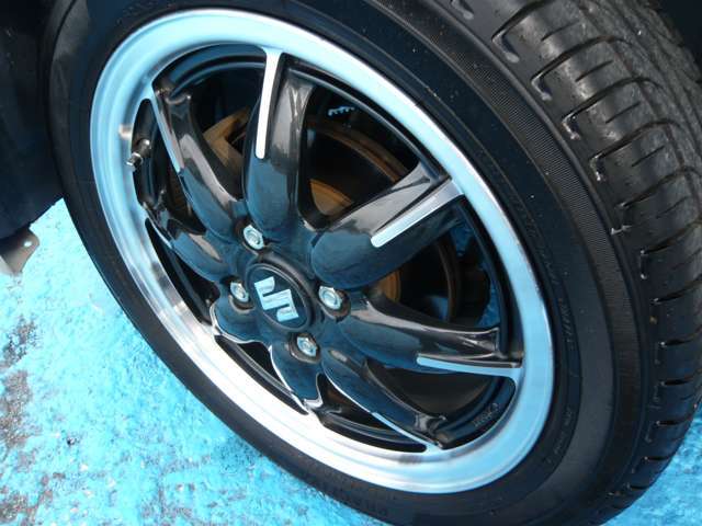 カッコいい純正15インチAW！！車もオシャレも足元からですね♪♪