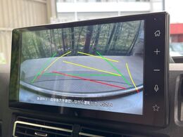 【バックカメラ】駐車時に後方がリアルタイム映像で確認できます。大型商業施設や立体駐車場での駐車時や、夜間のバック時に大活躍！運転スキルに関わらず、今や必須となった装備のひとつです！
