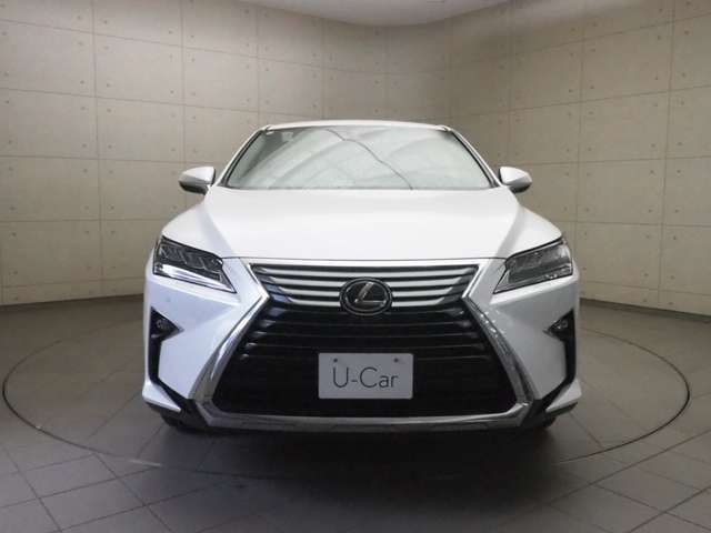 RX：大型高級クロスオーバーSUVです。