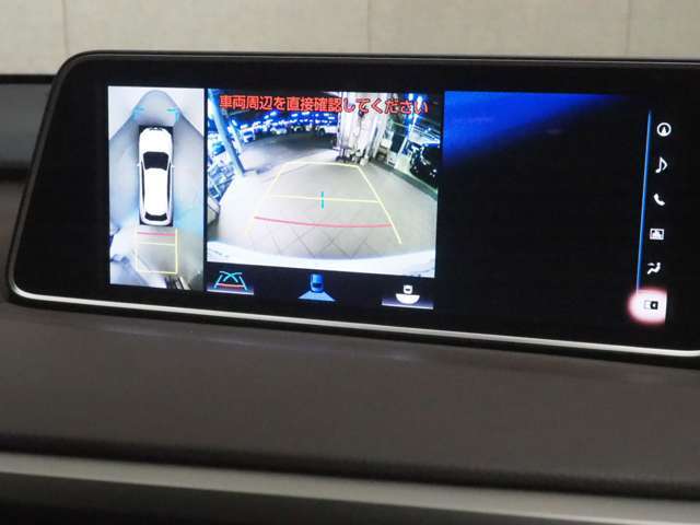 バックカメラ付きで運転が苦手な方の車庫入れもラクラクです。後方の死角部分がモニターに映し出されるので安全性もアップ！