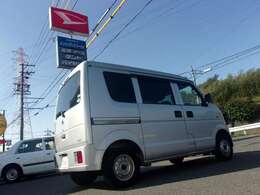 【車でお越しの場合】国道23号線の有松インターで下車して南に向かい2つ目の信号をこえて、すぐ右側にございます。カーセンサーの旗とダイハツのカンバンが目印です！