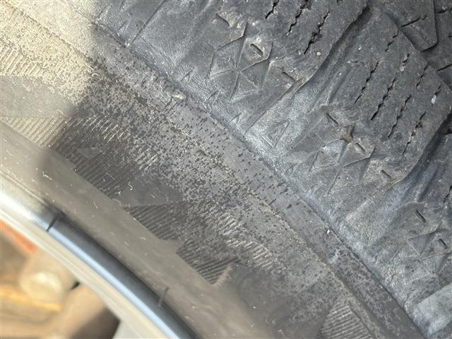 弊社の「東村山店」には鈑金担当がおり、お車をぶつけてしまった際や事故に遭われた際も自社でご対応致します。お車の事はトータルでサポートさせていただきます！