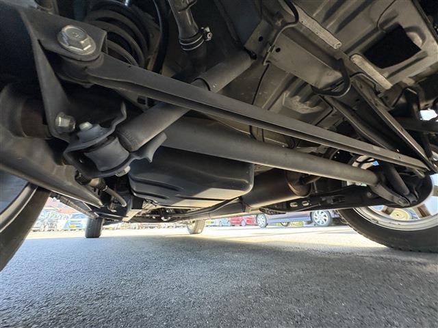 当店の目の前に「東中学校入り口」というバス停がございます。駅からは少し距離がございますので、電車でお越しの際はバスをご利用頂くとスムーズです。