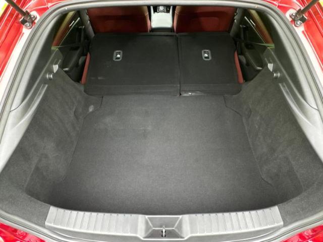 WECARS（ウィーカーズ）は全国250店舗展開！お客様が安心してカーライフをお楽しみいただけるよう社員一同心を込めてサポートいたします。