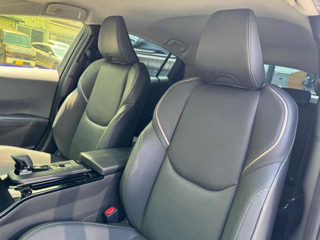 シートは車の心臓部ともいえる場所で、ドライバーが直接車と対話する空間です！快適なシートや操作しやすいインパネ配置、最新の安全・情報システムが融合し、集中力と安心感を高め、左右する重要な魅力ポイント☆彡