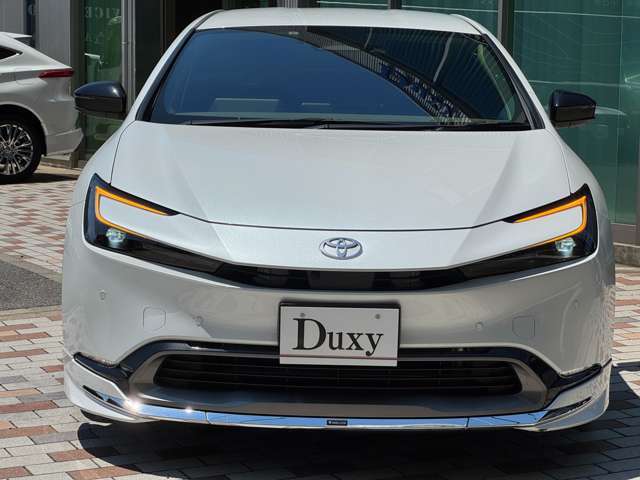 モデリスタエアロは、車の存在感を高めるスタイリッシュなエアロパーツセットになります☆フロントスポイラーやサイドスカートが力強さと洗練された印象を演出し、リヤスカートがスポーティな後ろ姿を作り出します☆