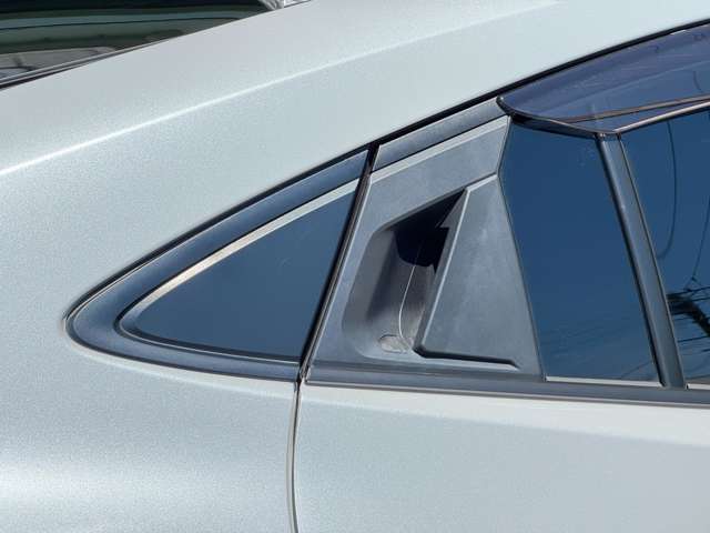 車のルーフは全体のデザインバランスを整え、スタイリッシュさやスポーティさを演出します☆彡サンルーフやパノラマルーフが開放感を与え、快適なドライブ体験をサポート！！！視覚的にも車の個性を際立たせます☆彡