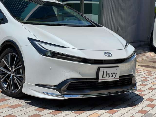モデリスタエアロは、車の存在感を高めるスタイリッシュなエアロパーツセットになります☆フロントスポイラーやサイドスカートが力強さと洗練された印象を演出し、リヤスカートがスポーティな後ろ姿を作り出します☆