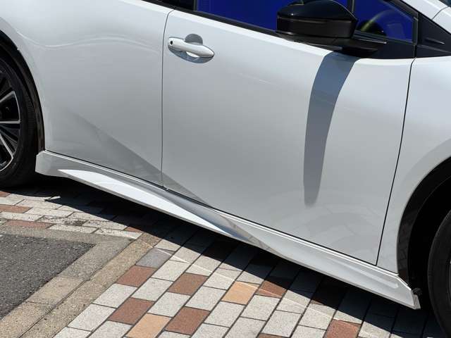 車の下回りは普段あまり目にしないが、シャシーやサスペンション、排気系など重要な部品が集まる場所☆走行性能や安定性に直結し、整備状態が車の安全性や快適さを左右するため、実用性を兼ね備えた重要な部分です ！